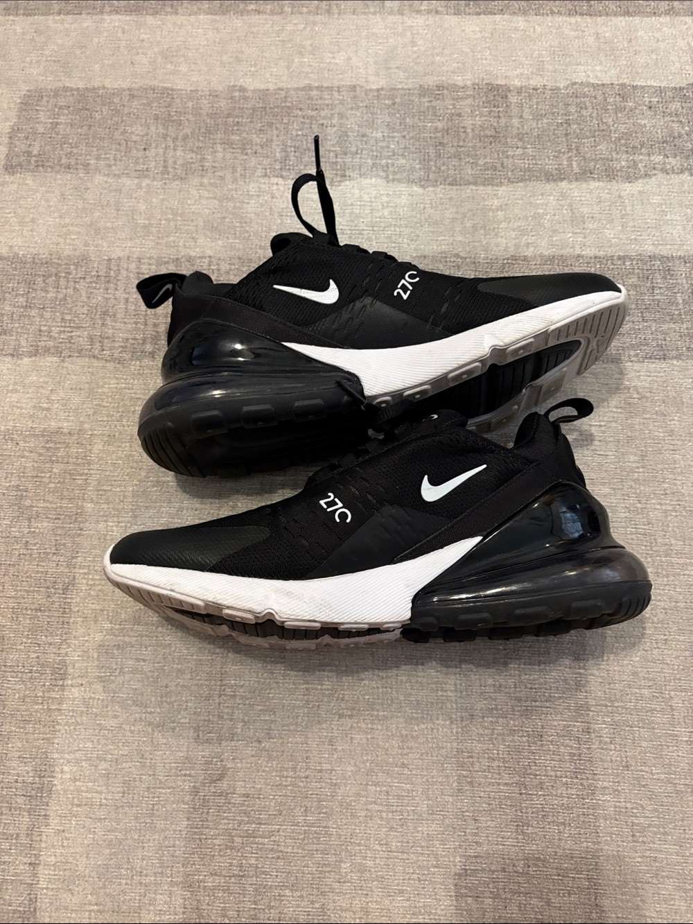 Nike Air Max 270 Women’s  -Black with White - Picture 5 of 7